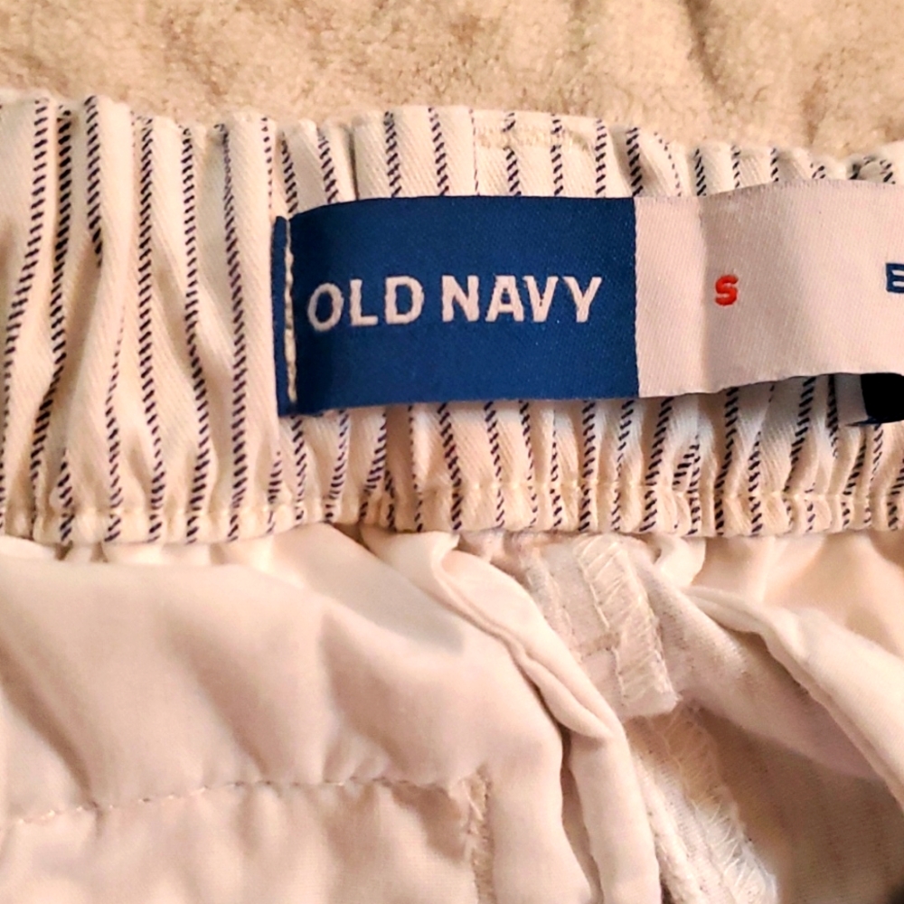 Old Navy White and Blue Strip Shorts - Picture 5 of 5